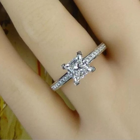 925 SILVER SQUARE DIAMOND ENGAGEMENT WEDDING GIFT COCKTAIL SHINY RING - Picture 4 of 5
